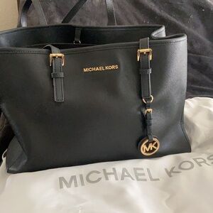 Michael Kors Jet Set Tote
